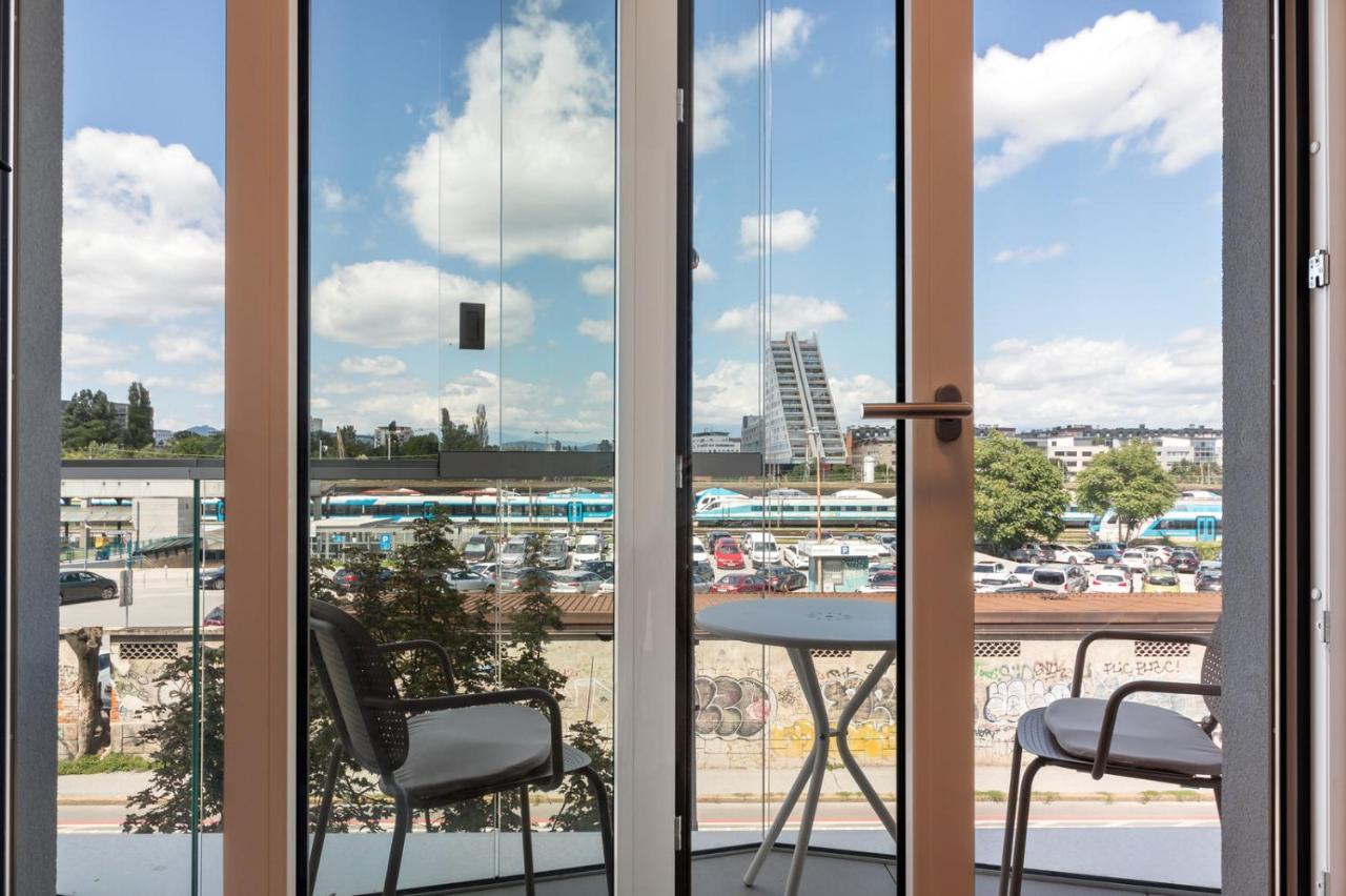 Modern One-bedroom Masarykova With Private Parking Apartment Ljubljana